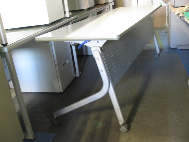 スタックテーブル　W1800×D600