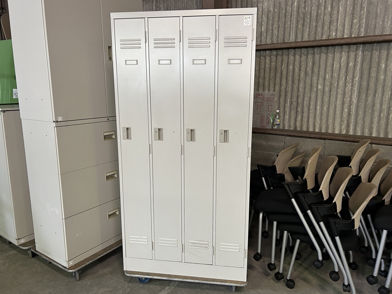 4人用ロッカー　イトーキ